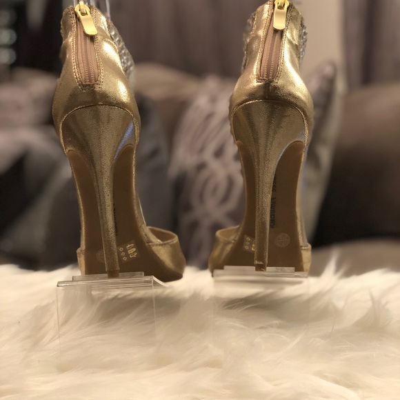 CHINESE LAUNDRY ZBabyCakes Gold Open Toe Stilettos - Picture 3 of 4